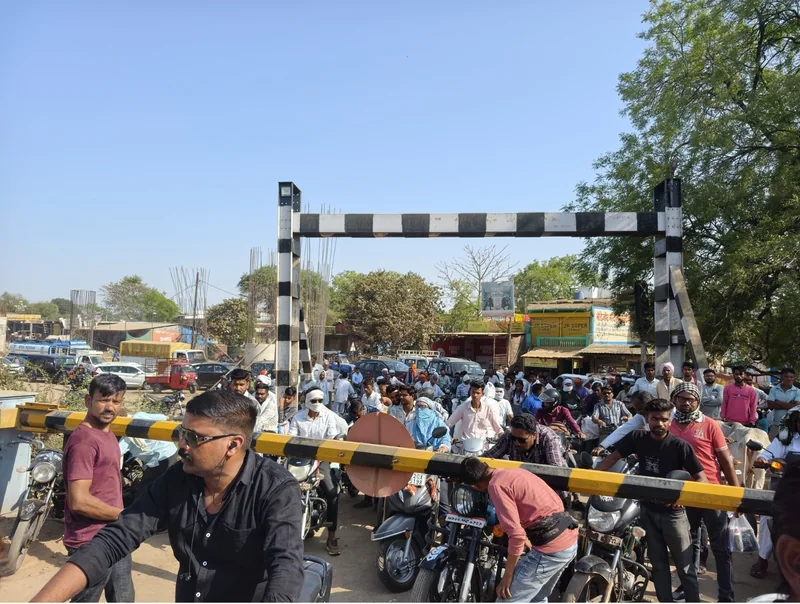 शहपुरा भिटोनी (कैथरा फाटक) पर 24 घंटे का रेलवे मेंटेनेंस कार्य