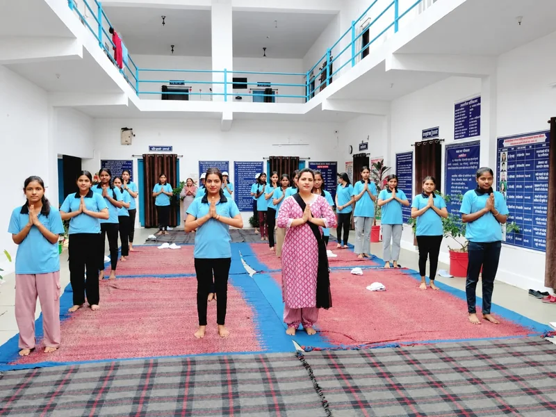 सेवा संकल्प अभियान के अंतर्गत पिछड़ा वर्ग पोस्ट मैट्रिक कन्या छात्रावास में योग अभ्यास आयोजित